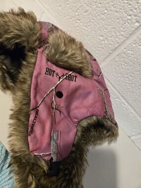 Realtree Hot Shot Womens Winter Hat Pink Used Good Condition